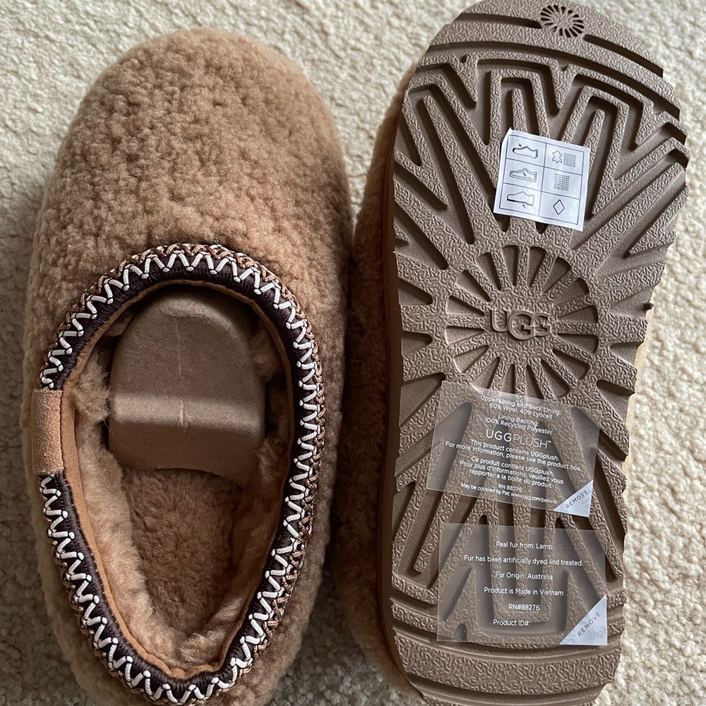 Authentic New UGG Tasman Maxi Curly Clogs Women’s Size 7 Popular Chestnut Color!